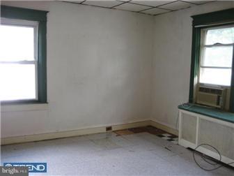100 Oakley Road Upper Darby, PA 19082 - Photo 8 of 11 Bedroom