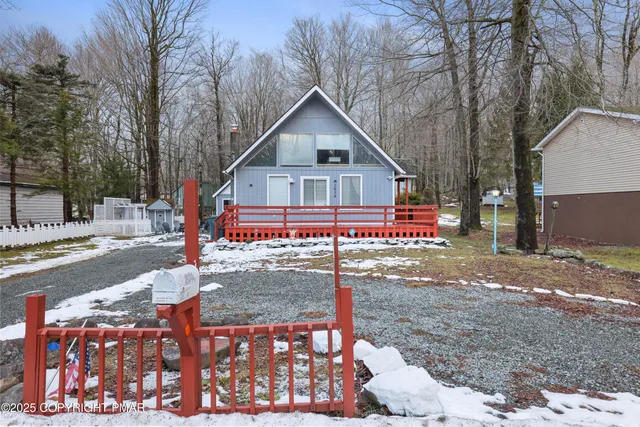 $260,000 | 2834 Fairhaven Drive, Tobyhanna, PA 18466