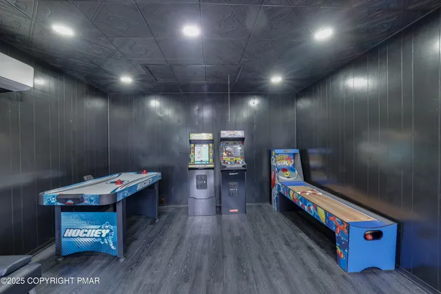 $260,000 | 2834 Fairhaven Drive, Tobyhanna, PA 18466