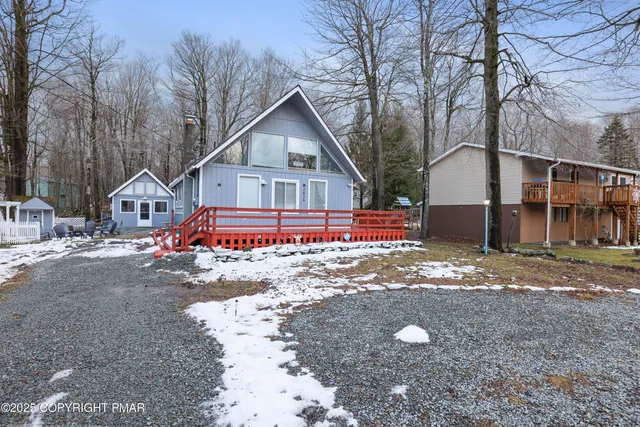 $260,000 | 2834 Fairhaven Drive, Tobyhanna, PA 18466