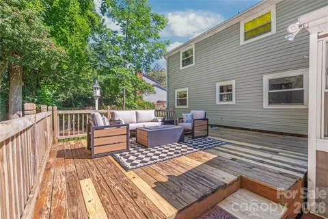 $525,000 | 425 Regency Drive, Charlotte, NC 28211