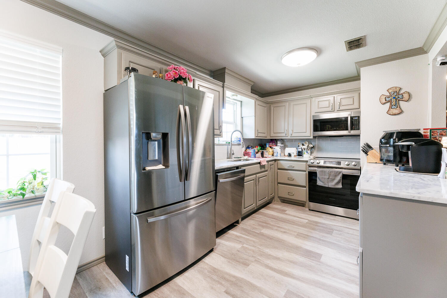 834 9th Street Wolfforth, TX 79382 - Photo 9 of 34 Kitchen