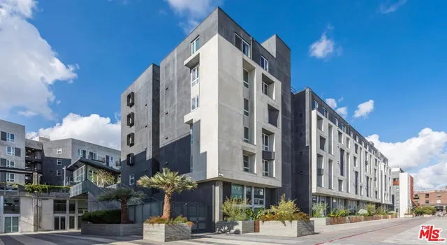 $2,667 | 950 East 3rd Street, Unit 3501, Los Angeles, CA 90013