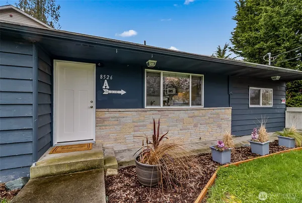 $322,900 | 8526 8th Avenue West, Unit A, Everett, WA 98204