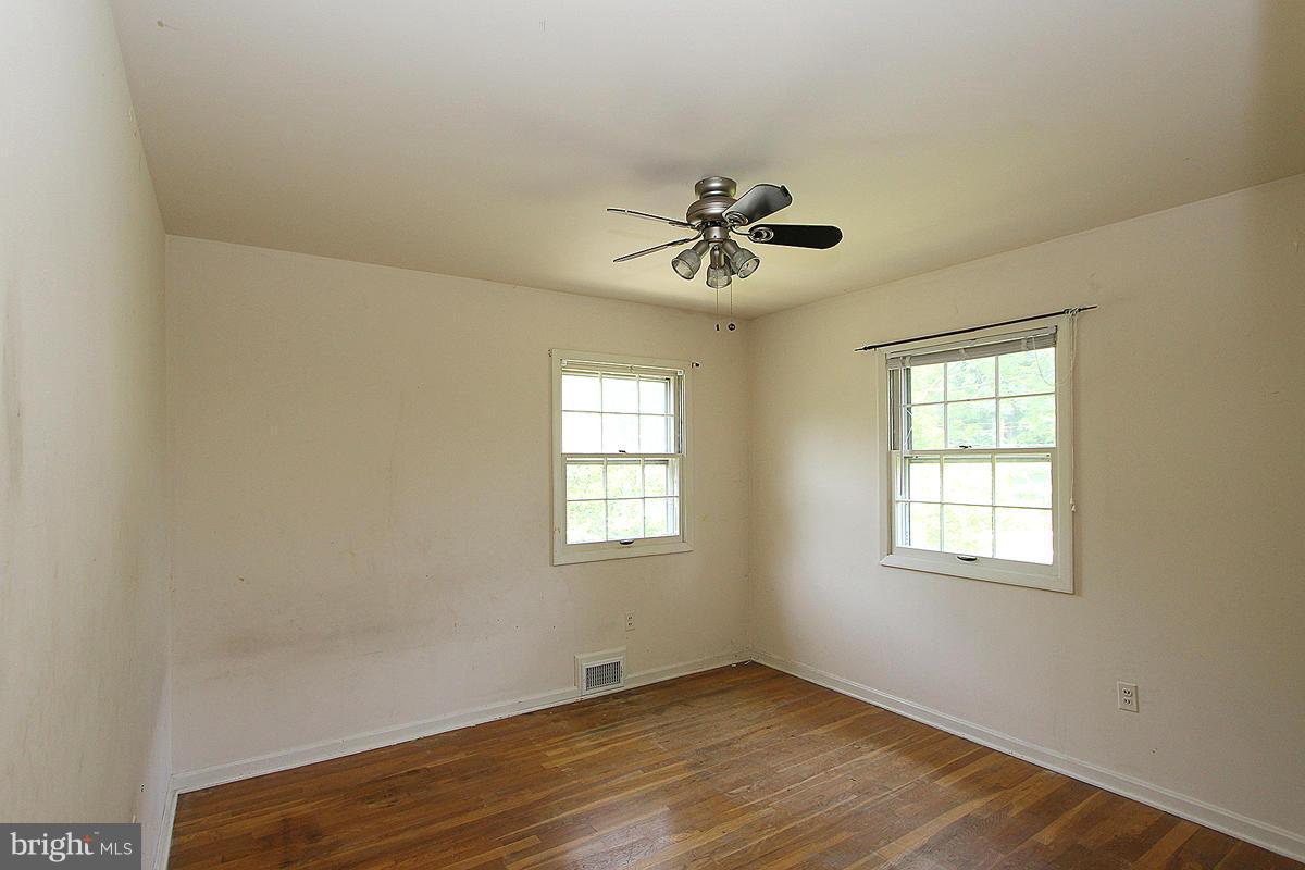 12601 Barbara Road Silver Spring, MD 20906 - Photo 20 of 30 Bedroom