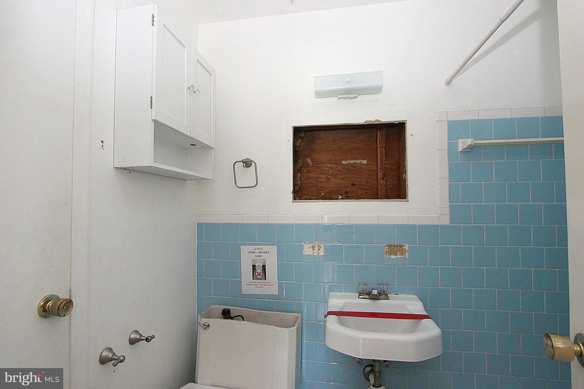 12601 Barbara Road Silver Spring, MD 20906 - Photo 22 of 30 Bath