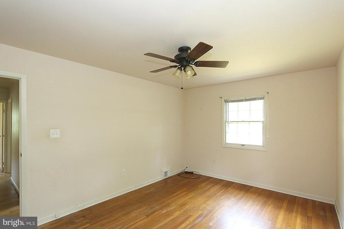 12601 Barbara Road Silver Spring, MD 20906 - Photo 27 of 30 Bedroom (Master)