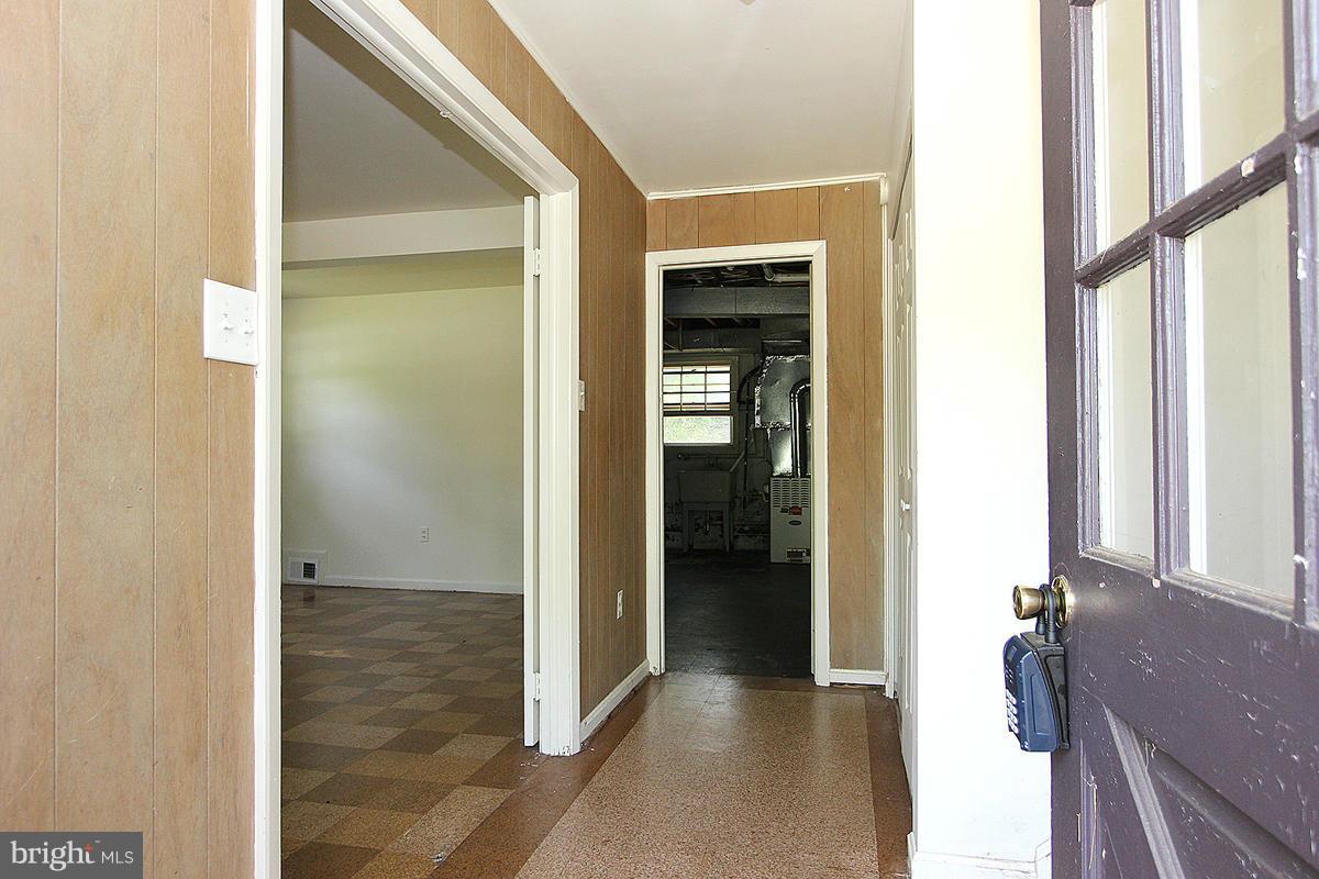 12601 Barbara Road Silver Spring, MD 20906 - Photo 6 of 30 Interior (General)
