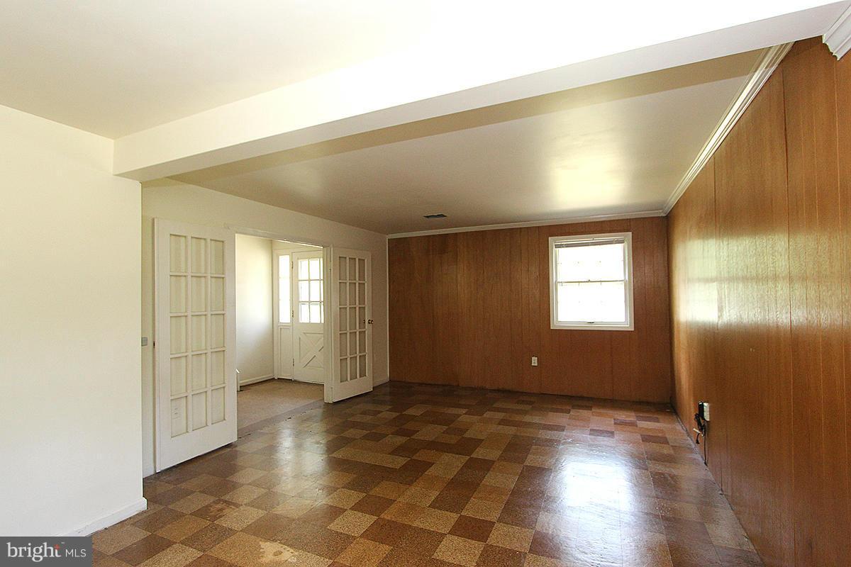 12601 Barbara Road Silver Spring, MD 20906 - Photo 9 of 30 Family Room