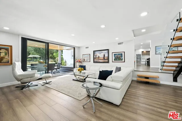 $2,995,000 | 18912 Pasadero Drive, Tarzana, CA 91356