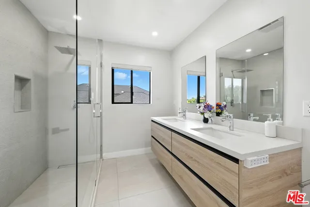 $2,995,000 | 18912 Pasadero Drive, Tarzana, CA 91356