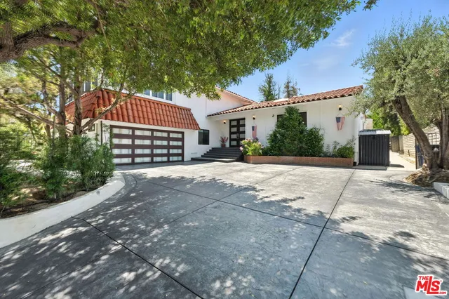 $2,995,000 | 18912 Pasadero Drive, Tarzana, CA 91356