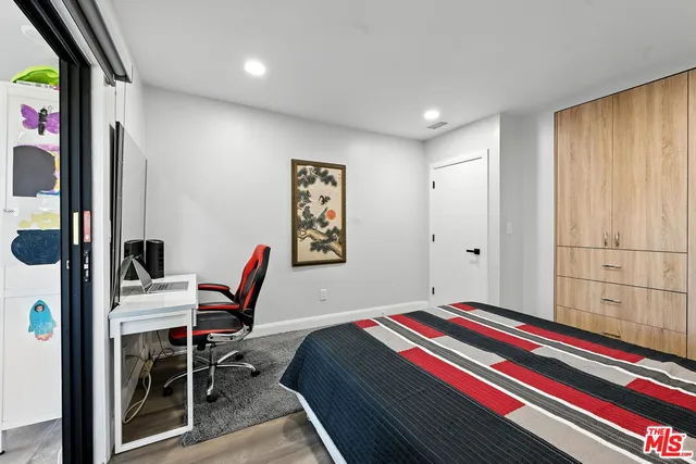 $2,995,000 | 18912 Pasadero Drive, Tarzana, CA 91356