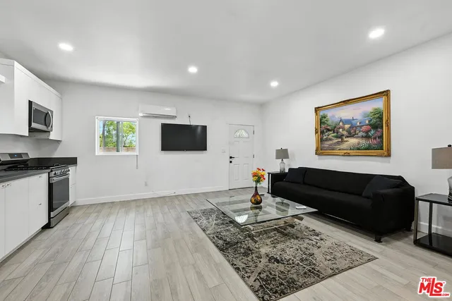 $2,995,000 | 18912 Pasadero Drive, Tarzana, CA 91356