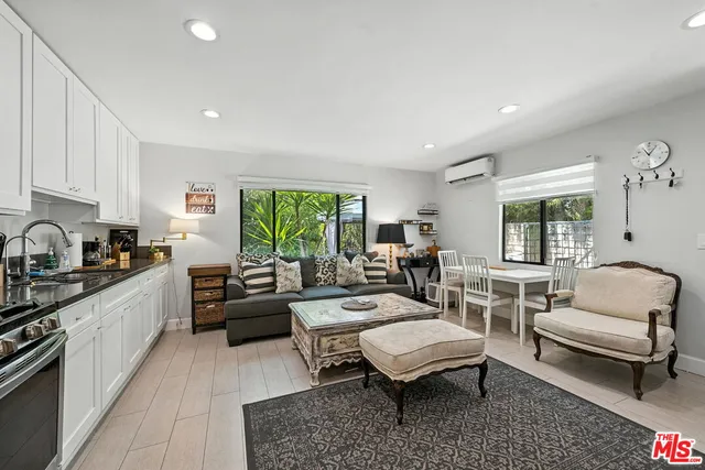 $2,995,000 | 18912 Pasadero Drive, Tarzana, CA 91356