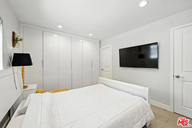 $2,995,000 | 18912 Pasadero Drive, Tarzana, CA 91356