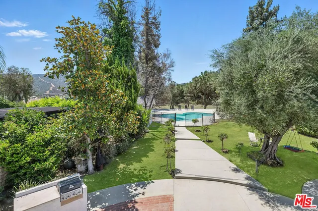 $2,995,000 | 18912 Pasadero Drive, Tarzana, CA 91356