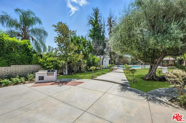 $2,995,000 | 18912 Pasadero Drive, Tarzana, CA 91356
