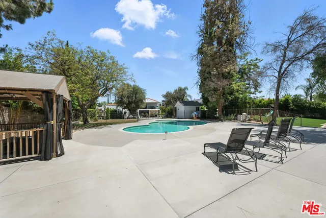 $2,995,000 | 18912 Pasadero Drive, Tarzana, CA 91356