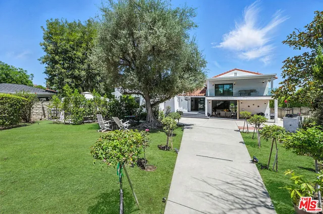 $2,995,000 | 18912 Pasadero Drive, Tarzana, CA 91356