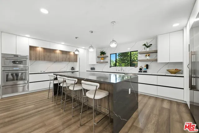 $2,995,000 | 18912 Pasadero Drive, Tarzana, CA 91356