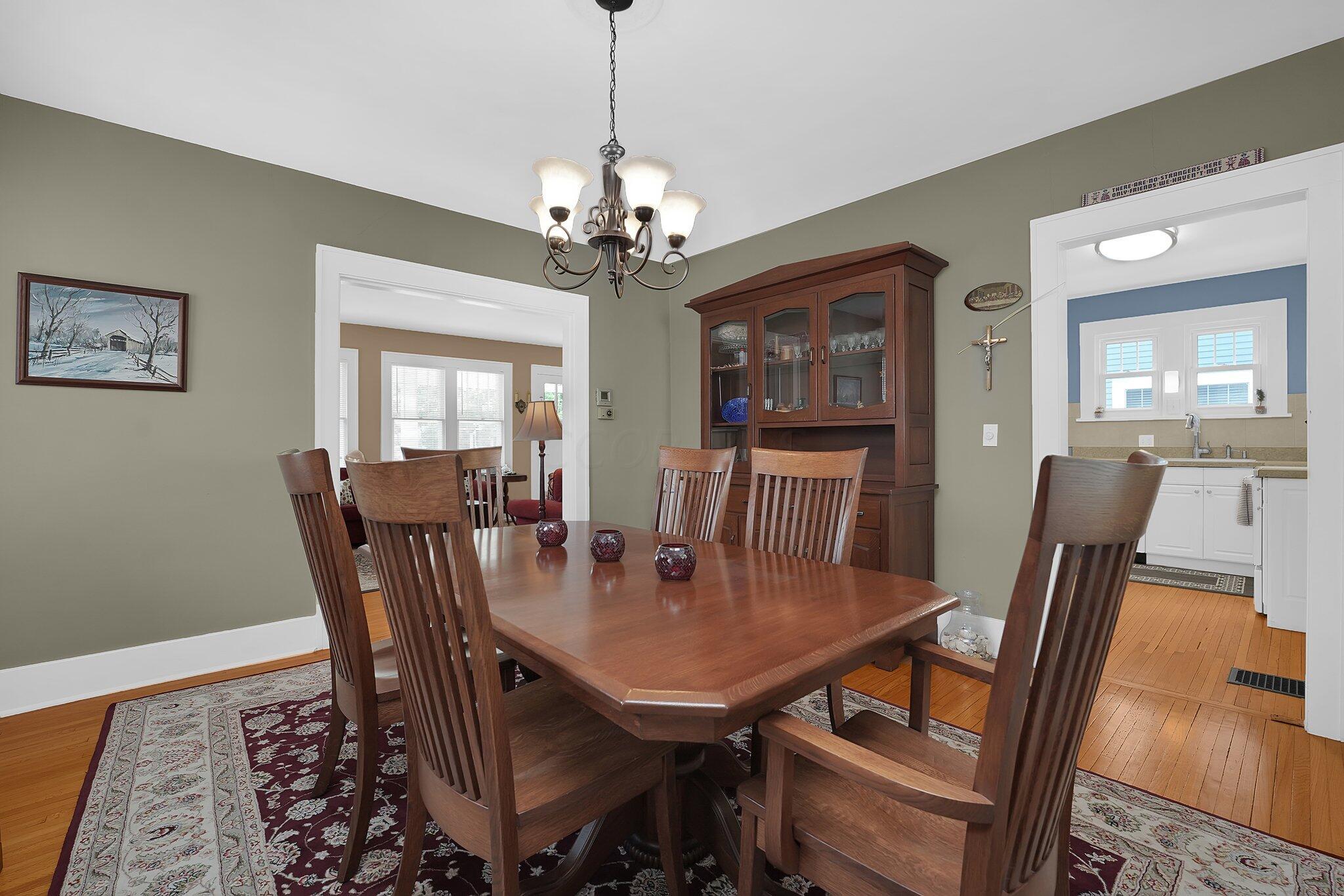 1527 Lincoln Road Columbus, OH 43212 - Photo 8 of 28 8-web-or-mls-1527-lincoln-rd