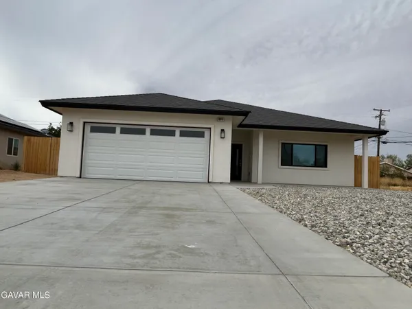 $2,600 | 9019 Evelyn Avenue, California City, CA 93505