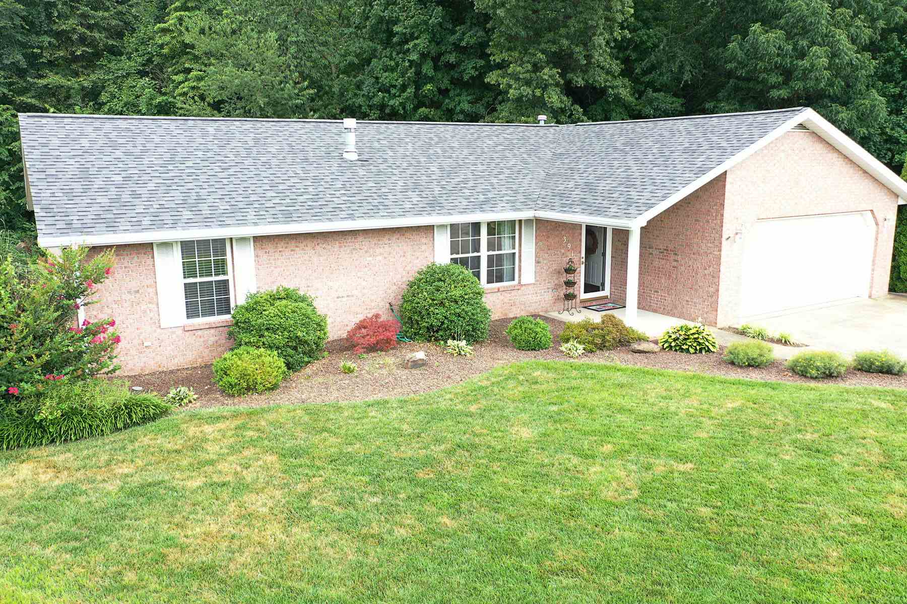 391 Ridgewood Lane Jasper, IN 47546 - Photo 1 of 30 Gallery Image 1
