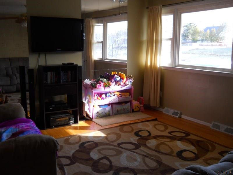 311 Gifford Road Schenectady, NY 12304 - Photo 7 of 25 Photo 7