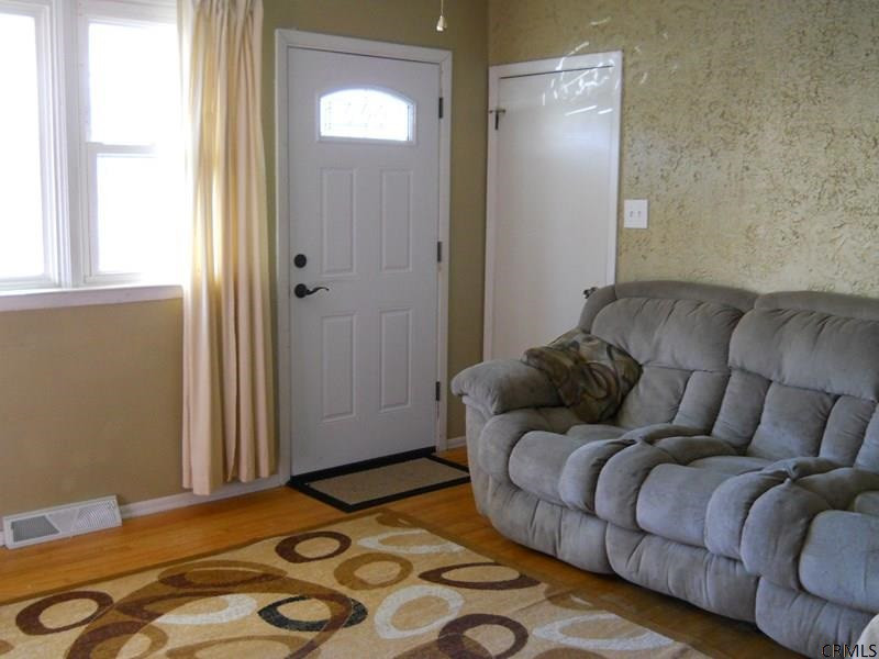 311 Gifford Road Schenectady, NY 12304 - Photo 8 of 25 Photo 8