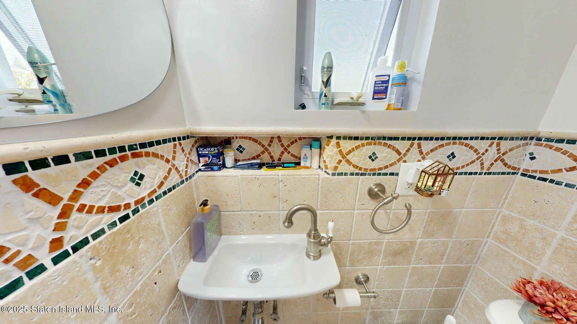 53 Raritan Avenue Staten Island, NY 10304 - Photo 18 of 48 tempImageI1d1Wm