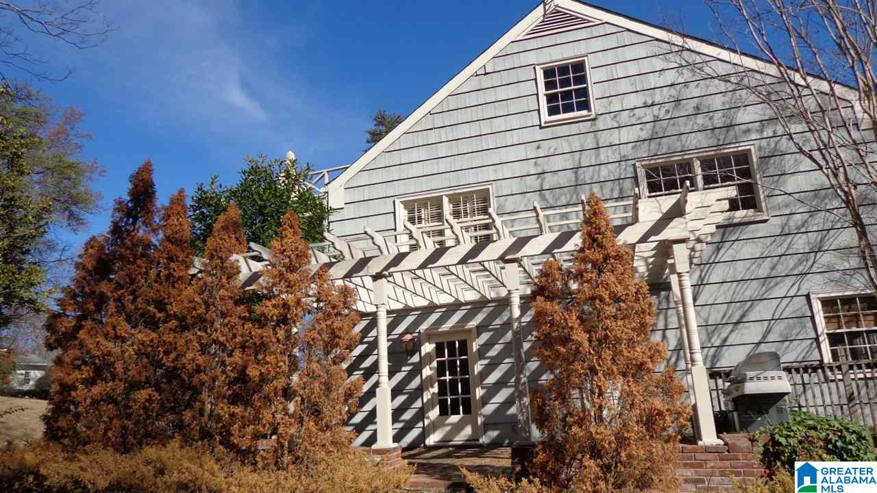 3137 Woodridge Road North Birmingham, AL 35223 - Photo 6 of 38
