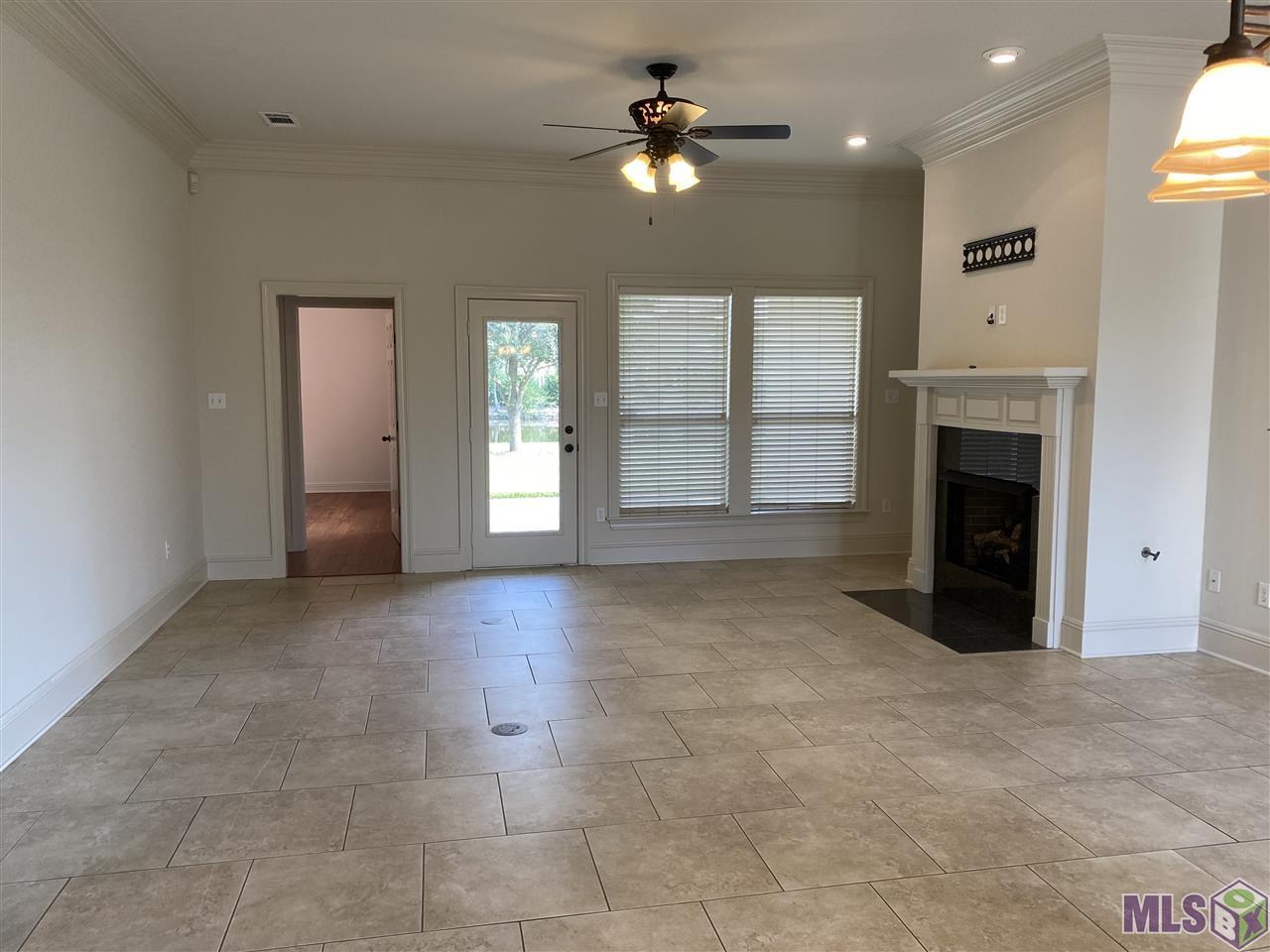 10634 Springtree Avenue Baton Rouge, LA 70810 - Photo 3 of 22 Gallery Image 3