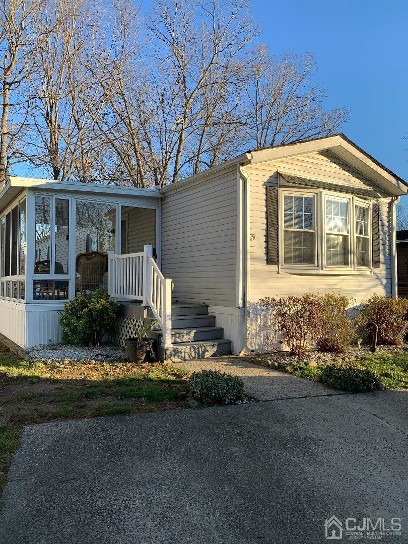 20 Emerson Road North Brunswick, NJ 08902 - Photo 1 of 11 Gallery Image 1