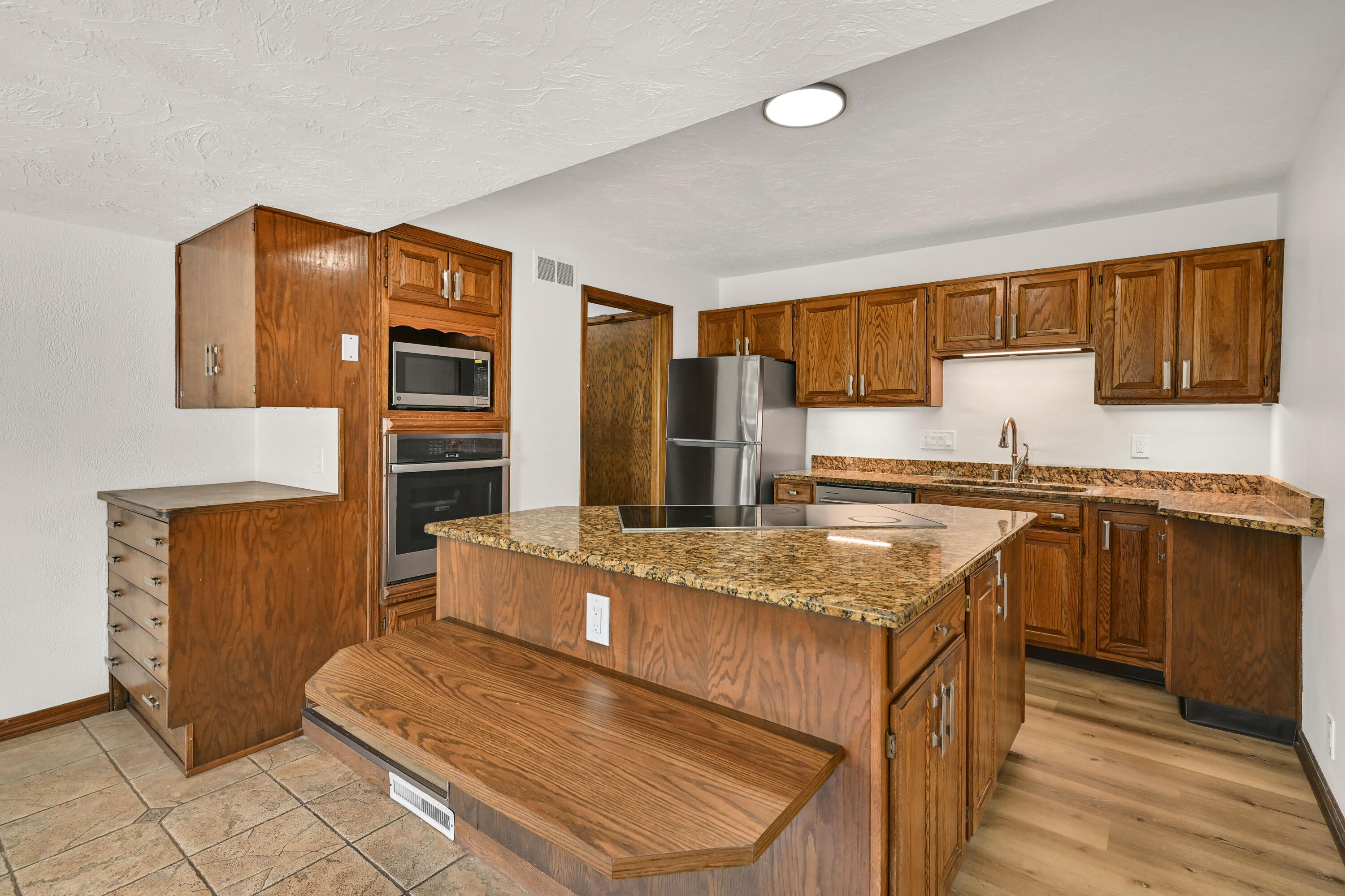 6319 North Bay Ridge Avenue Whitefish Bay, WI 53217 - Photo 15 of 34 DZ6329-13