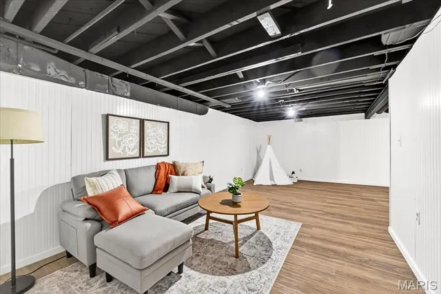 $179,900 | 715 Tyson Drive, Florissant, MO 63031