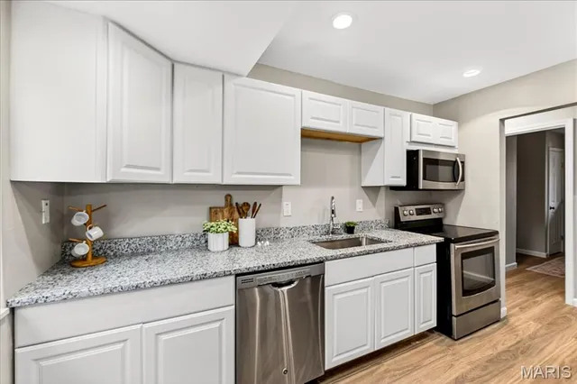 $179,900 | 715 Tyson Drive, Florissant, MO 63031