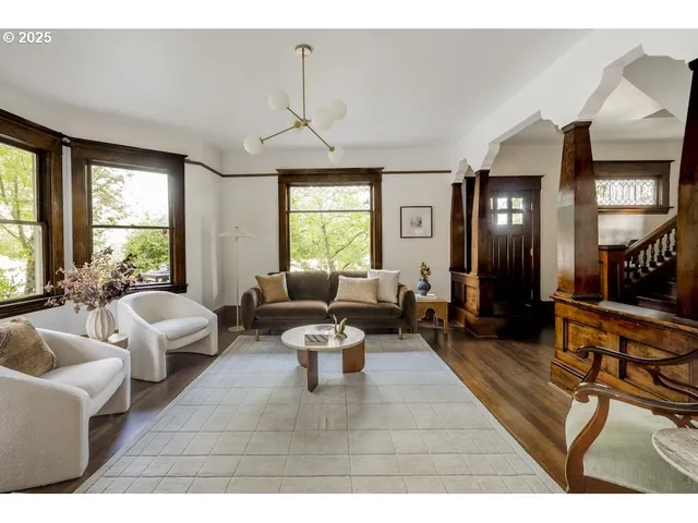 $699,000 | 7039 North Portsmouth Avenue, Portland, OR 97203