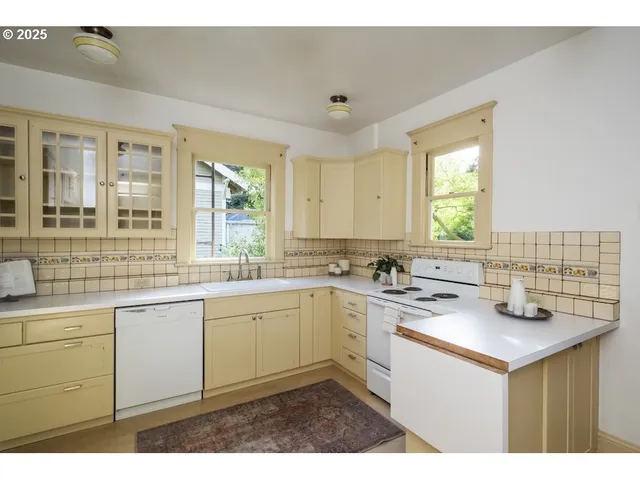 $699,000 | 7039 North Portsmouth Avenue, Portland, OR 97203