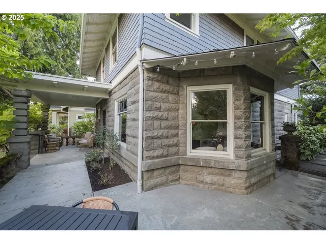 $699,000 | 7039 North Portsmouth Avenue, Portland, OR 97203