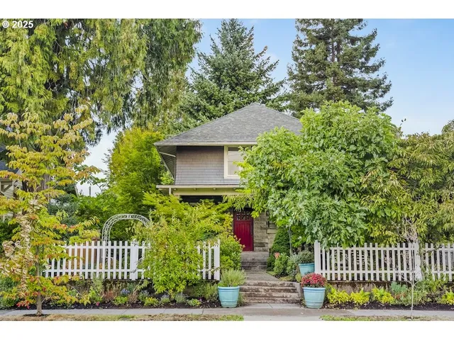 $699,000 | 7039 North Portsmouth Avenue, Portland, OR 97203