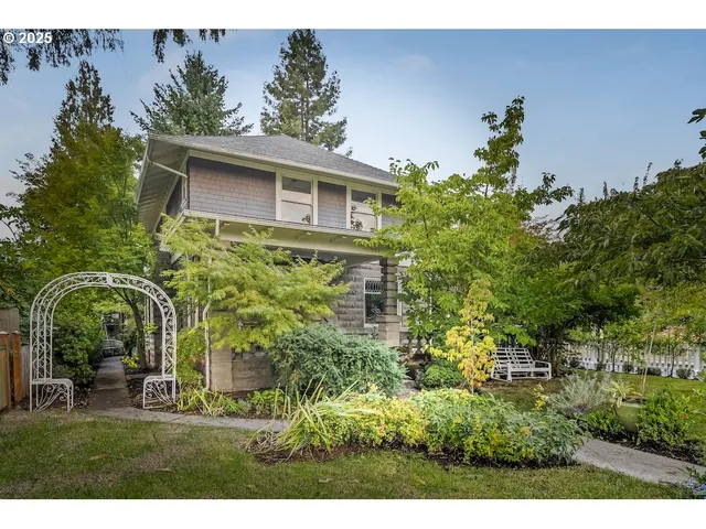 $699,000 | 7039 North Portsmouth Avenue, Portland, OR 97203