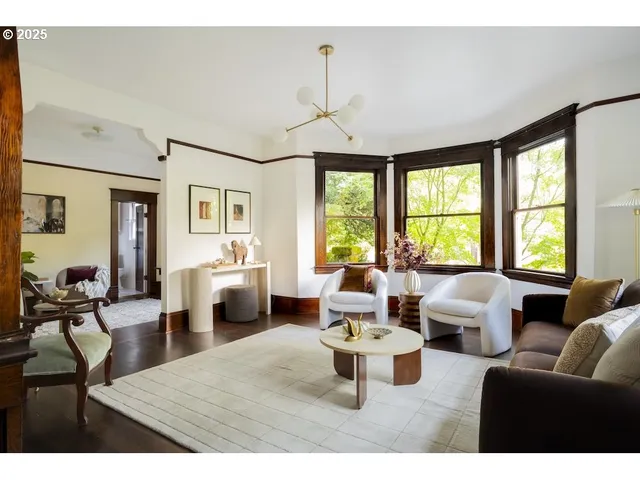 $699,000 | 7039 North Portsmouth Avenue, Portland, OR 97203