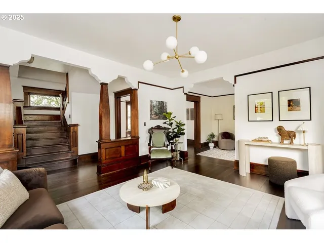 $699,000 | 7039 North Portsmouth Avenue, Portland, OR 97203