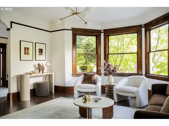 $699,000 | 7039 North Portsmouth Avenue, Portland, OR 97203