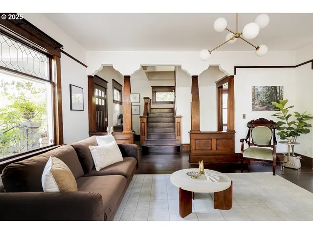 $699,000 | 7039 North Portsmouth Avenue, Portland, OR 97203