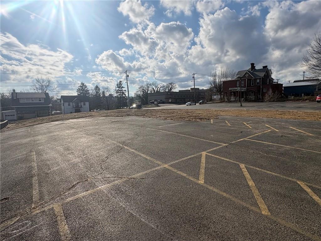 196 West Main Street Uniontown, PA 15401 - Photo 2 of 5 a view of tennis court