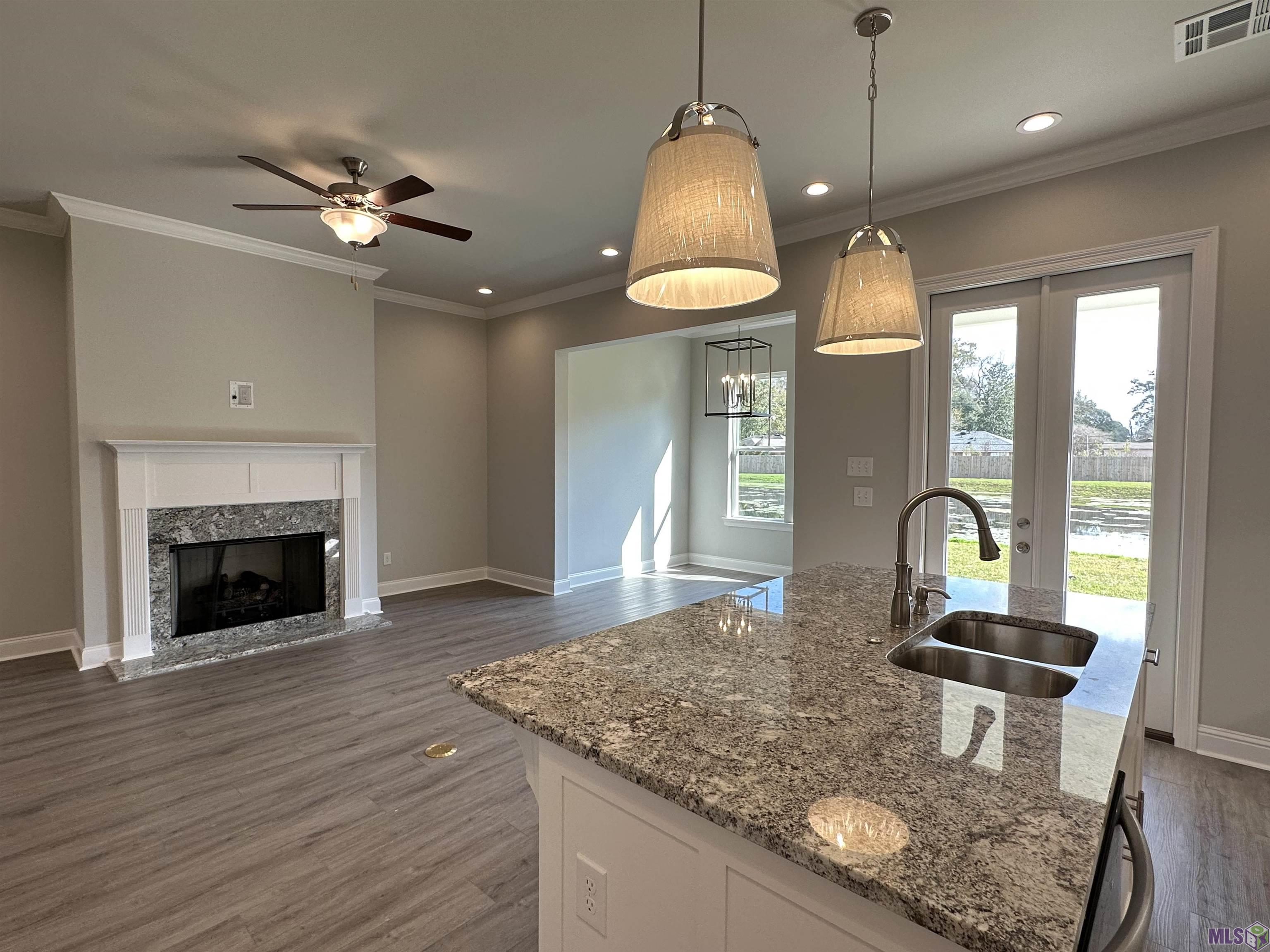 214 Sweetbay Court Baton Rouge, LA 70810 - Photo 2 of 12 Gallery Image 2