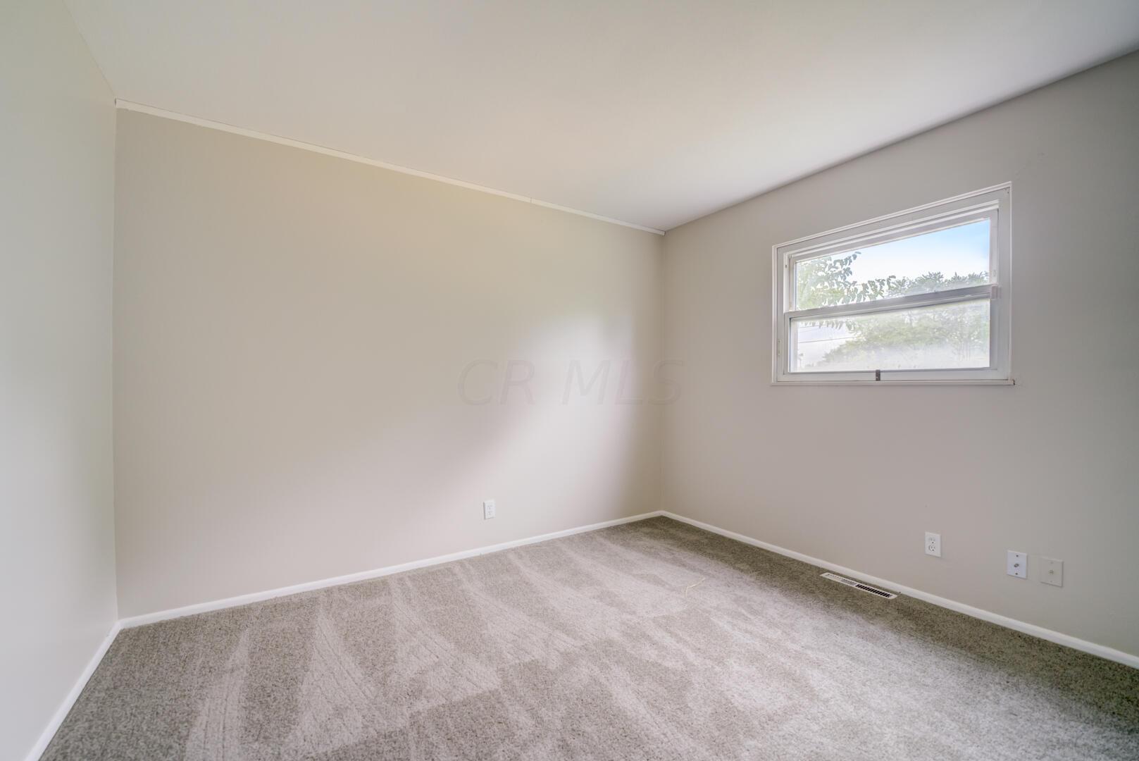 1810 Fleming Road Columbus, OH 43232 - Photo 7 of 25 listing_4