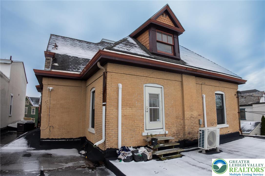 316 West Broad Street, Unit 2 Bethlehem, PA 18018 - Photo 4 of 15 Side of building